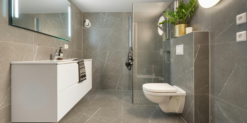 Marble vs Soapstone: Which Natural Stone Fits Your Bathroom Best?